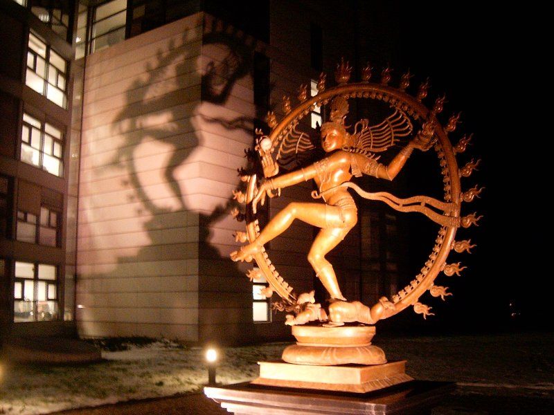 A Top Scientific Institute Has A Shiva Statue On Their Lawn And They Love It
